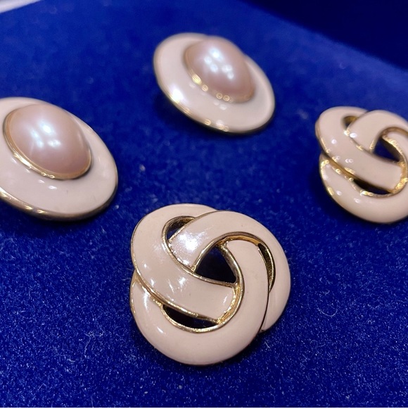 Vintage Earrings - Picture 2 of 2